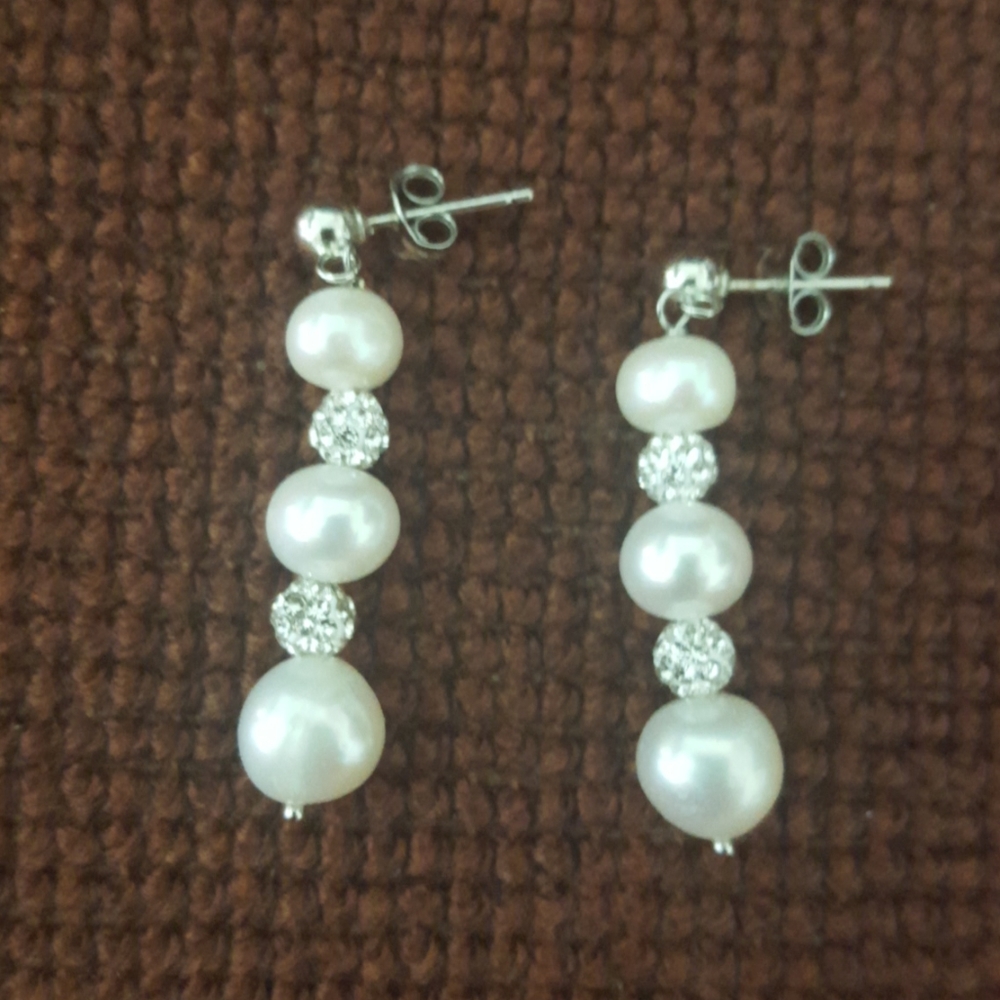Cultured freshwater pearl necklace and earring - Picture 3 of 5